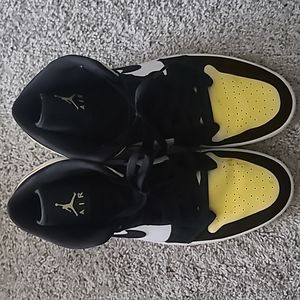 Air Jordan 1 mid Taxi